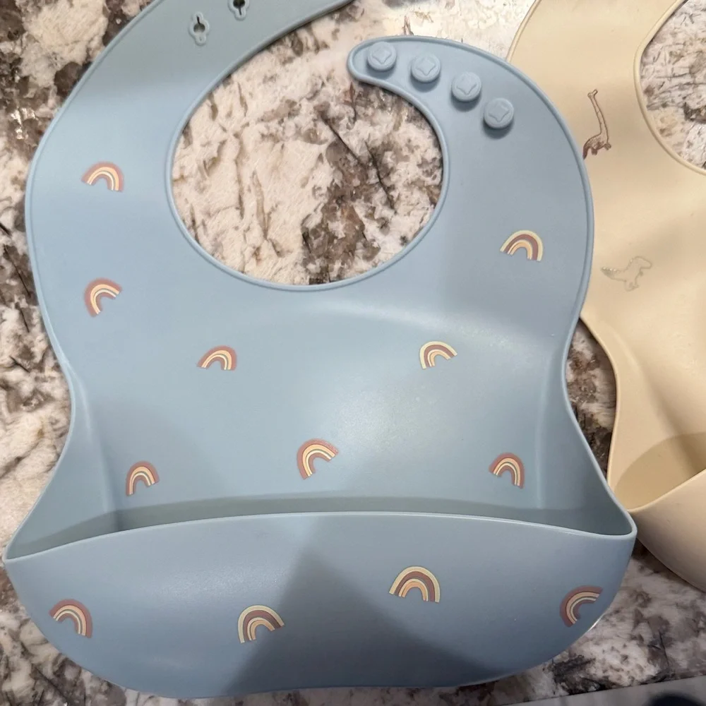 Silicone Baby Bib + FREE GIFT